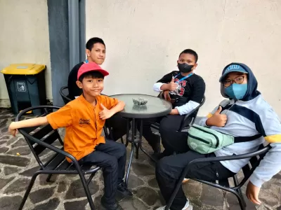 b5c82f249ab24f99addf8520f81c4db7